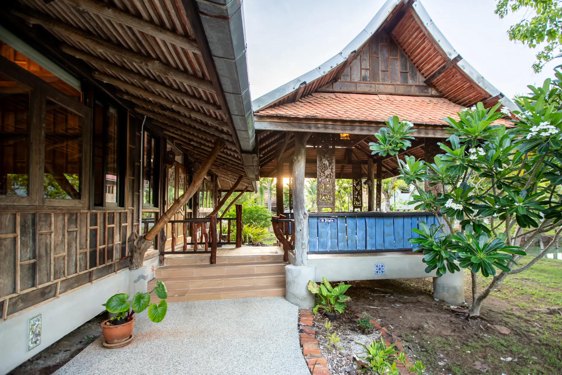 Baan Mai exterior